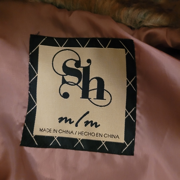 S.H. sz M faux fur vest - Picture 4 of 8